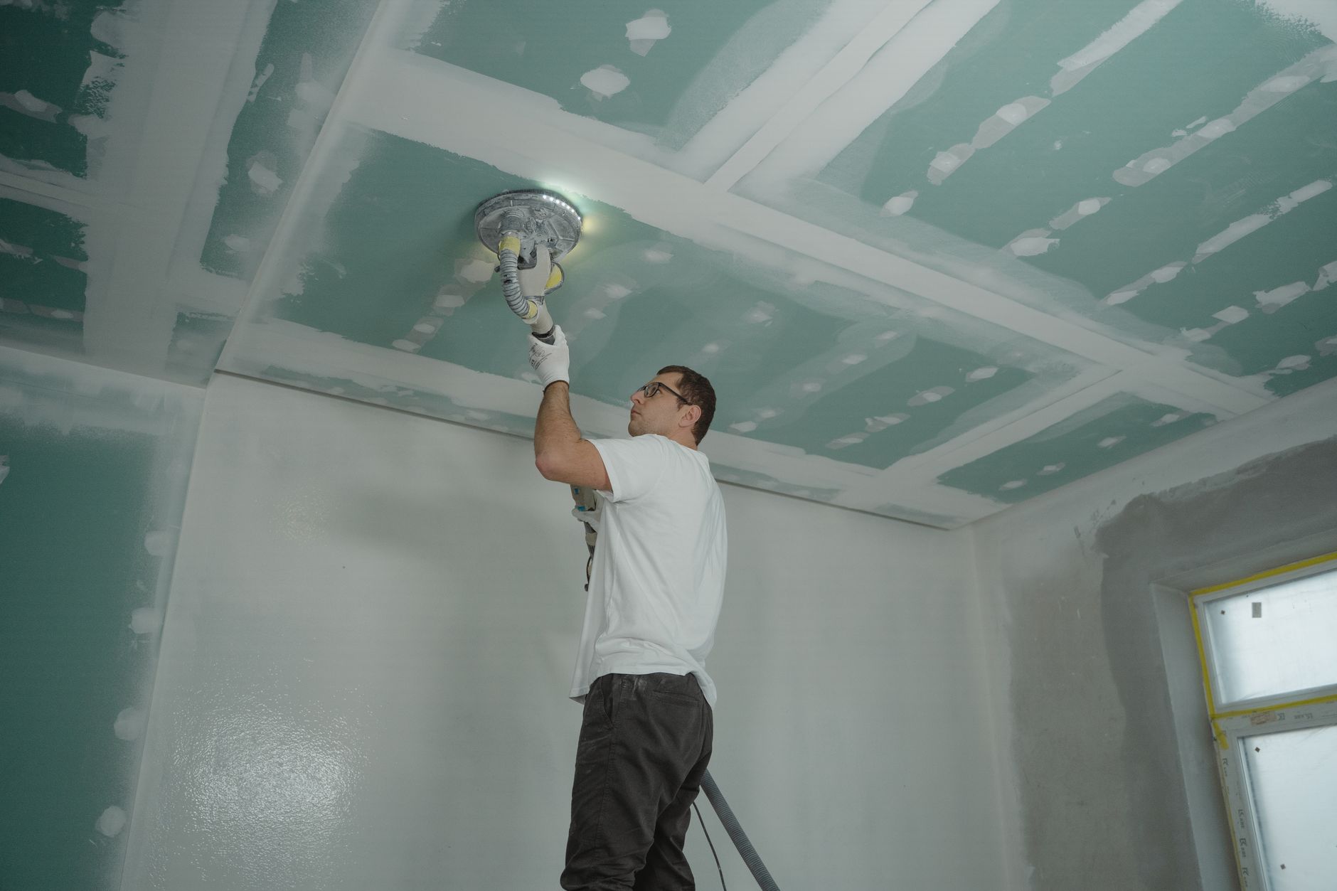 Drywall Repair Sand smooth photo